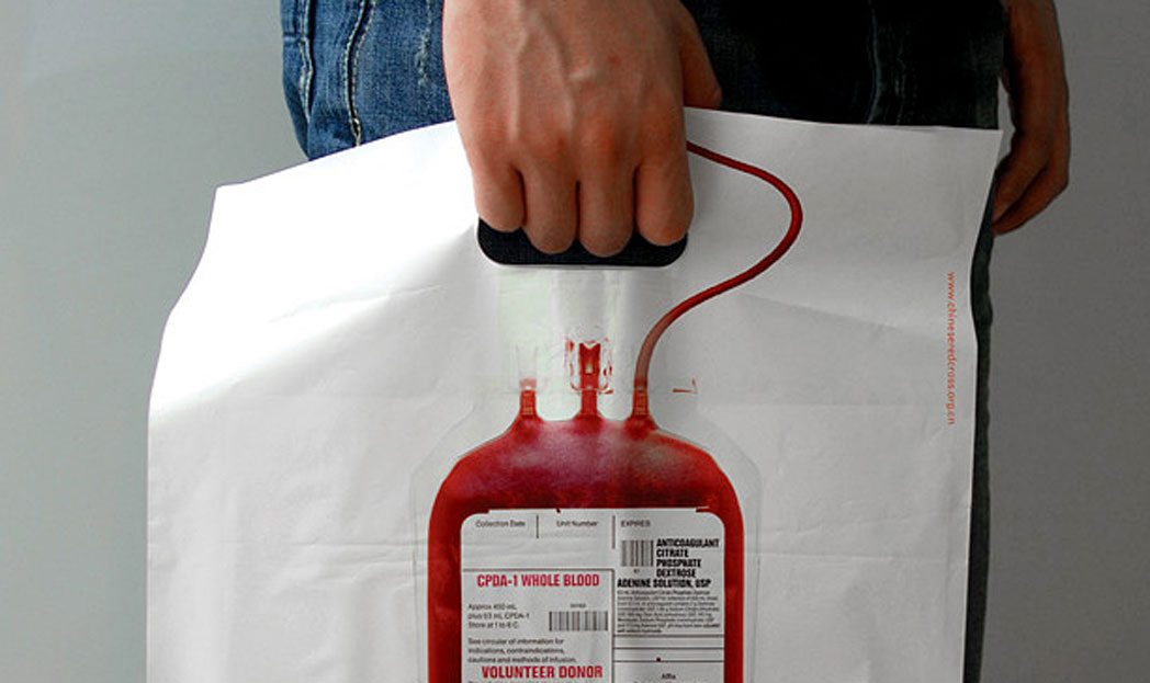 Sacola criativa incentivando a doação de sangue