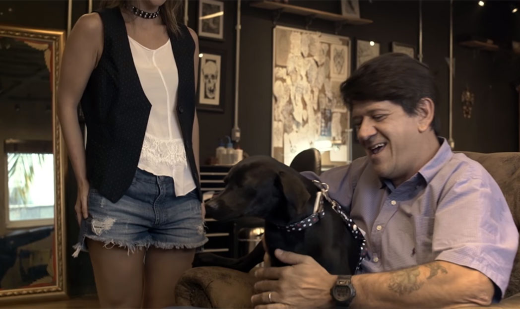 Ação incentiva adoção de cães usando tatuagens de Ex